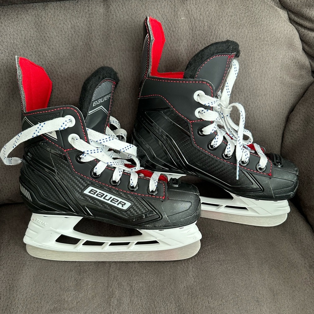 Boys Bauer hockey skates